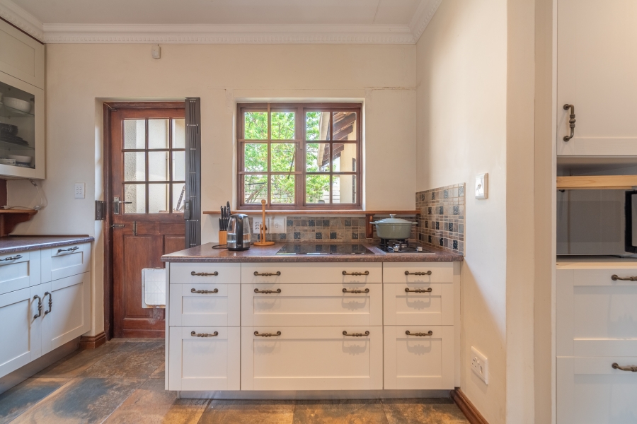 2 Bedroom Property for Sale in Hurlingham Manor Gauteng