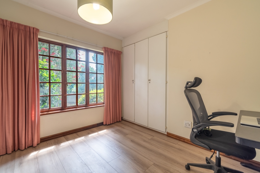2 Bedroom Property for Sale in Hurlingham Manor Gauteng