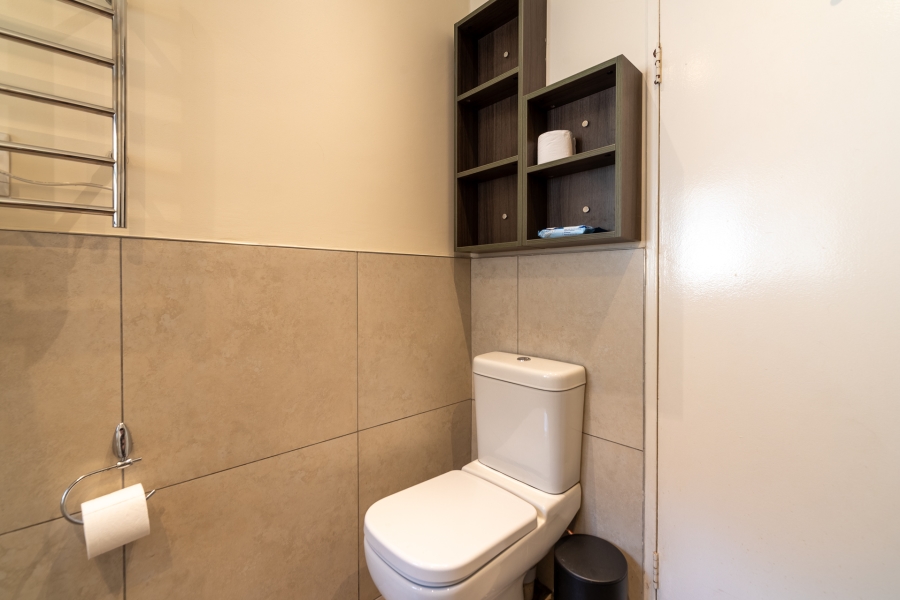 2 Bedroom Property for Sale in Hurlingham Manor Gauteng