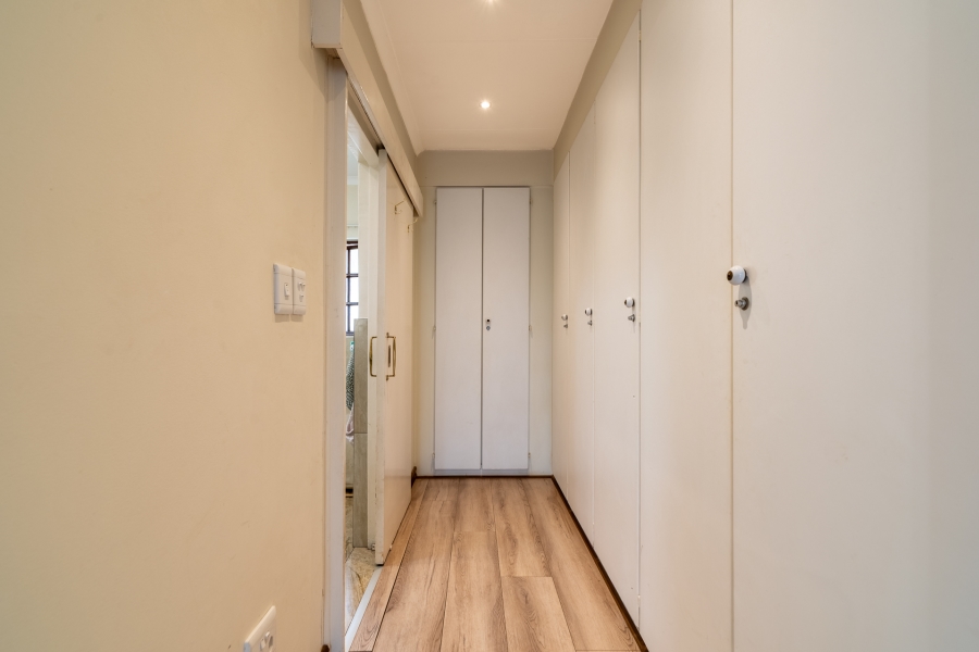 2 Bedroom Property for Sale in Hurlingham Manor Gauteng