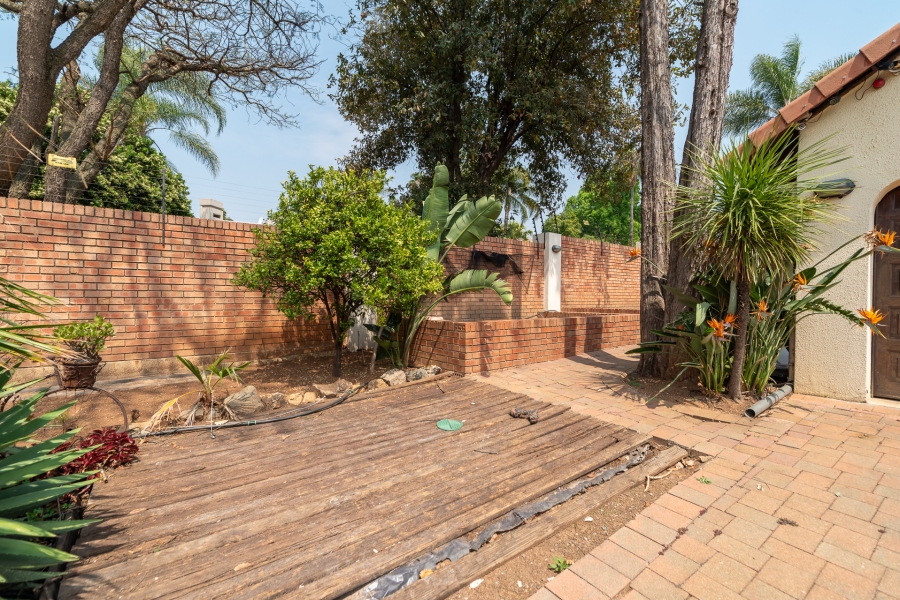 2 Bedroom Property for Sale in Hurlingham Manor Gauteng