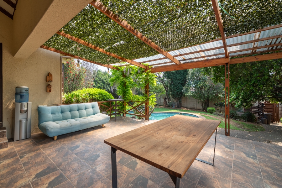 2 Bedroom Property for Sale in Hurlingham Manor Gauteng