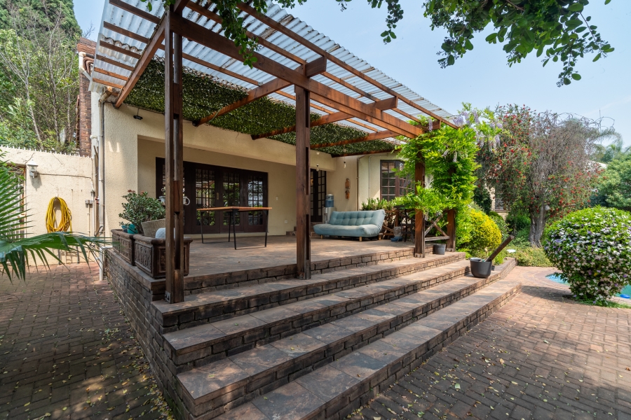 2 Bedroom Property for Sale in Hurlingham Manor Gauteng