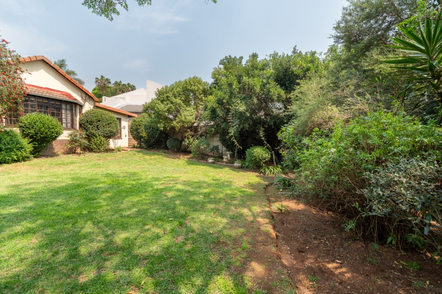 2 Bedroom Property for Sale in Hurlingham Manor Gauteng