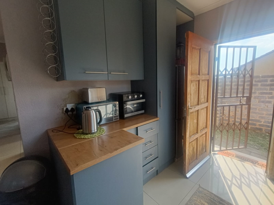 To Let 3 Bedroom Property for Rent in Riversdale Gauteng