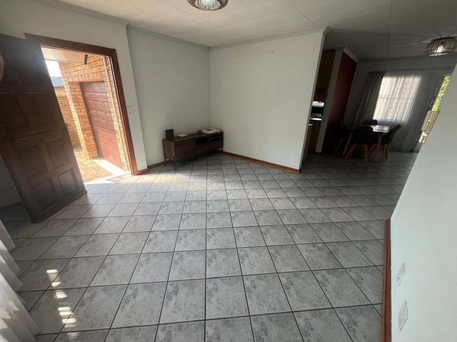 3 Bedroom Property for Sale in New Redruth Gauteng