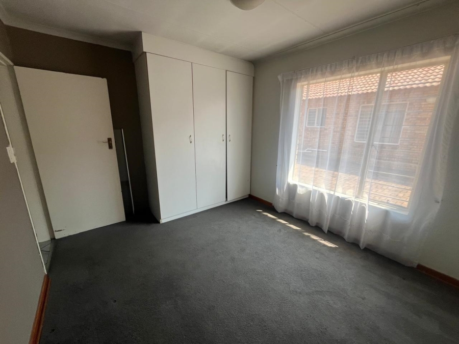 3 Bedroom Property for Sale in New Redruth Gauteng