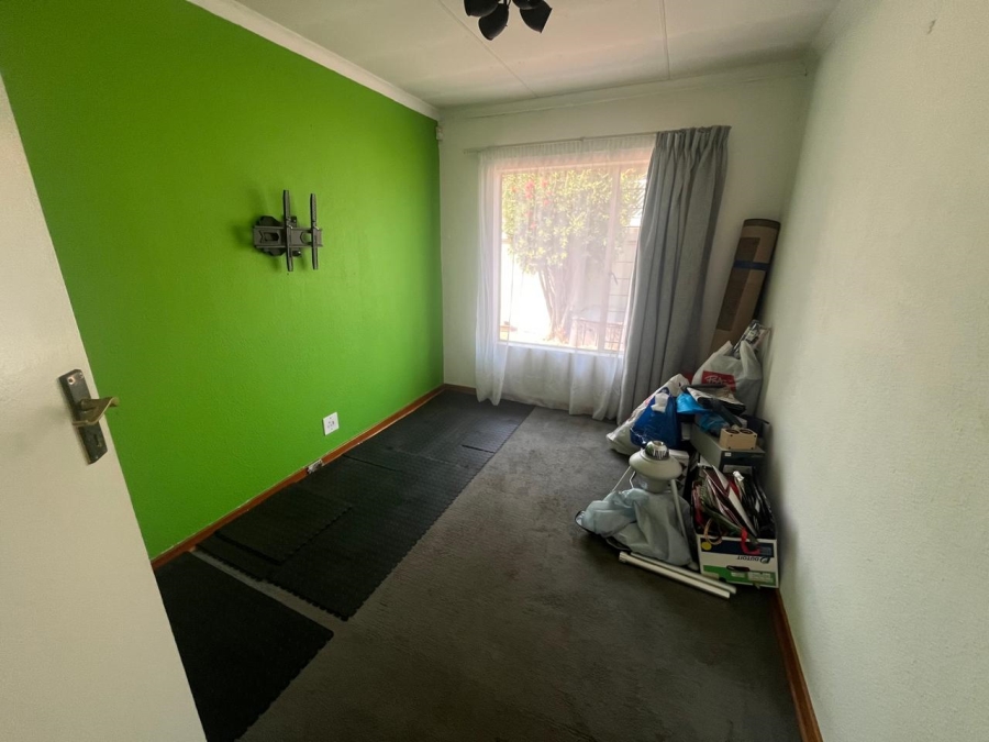 3 Bedroom Property for Sale in New Redruth Gauteng
