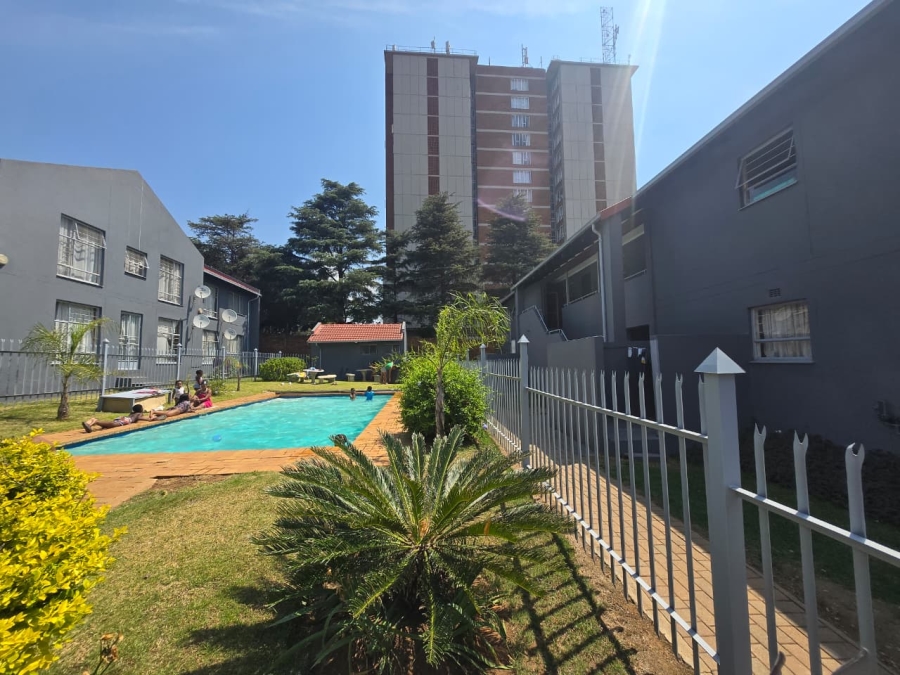 2 Bedroom Property for Sale in La Montagne Gauteng