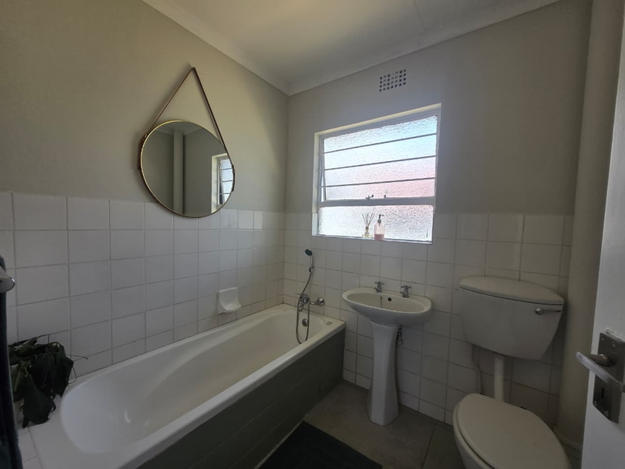 2 Bedroom Property for Sale in La Montagne Gauteng