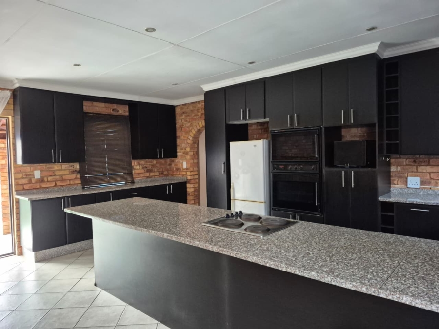 3 Bedroom Property for Sale in Crystal Park Gauteng