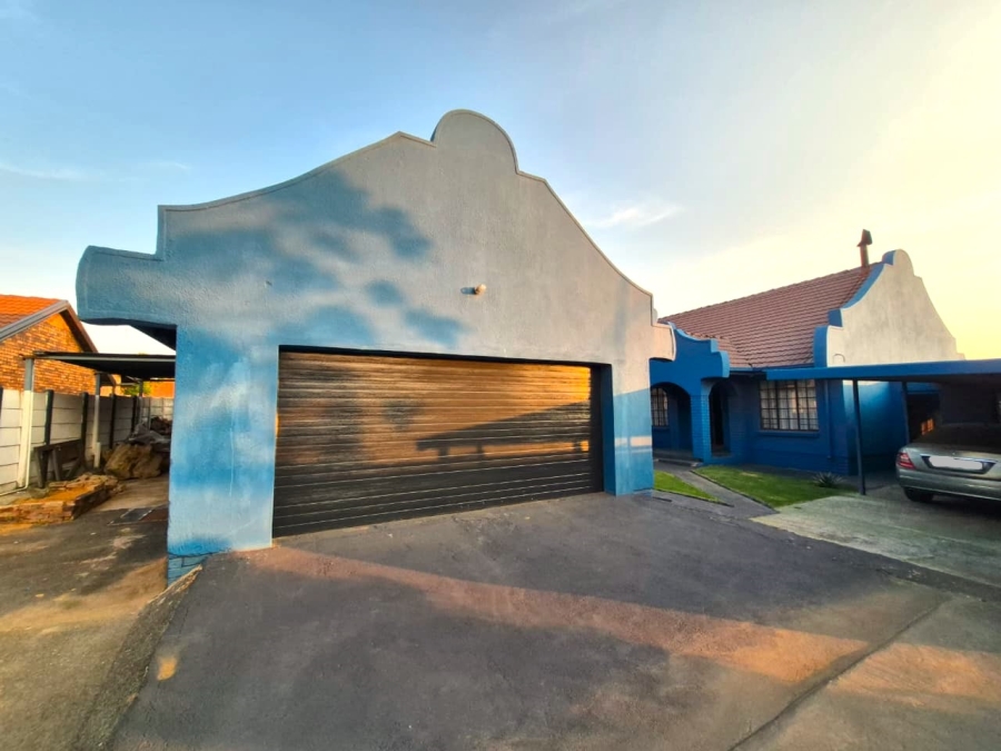 3 Bedroom Property for Sale in Crystal Park Gauteng