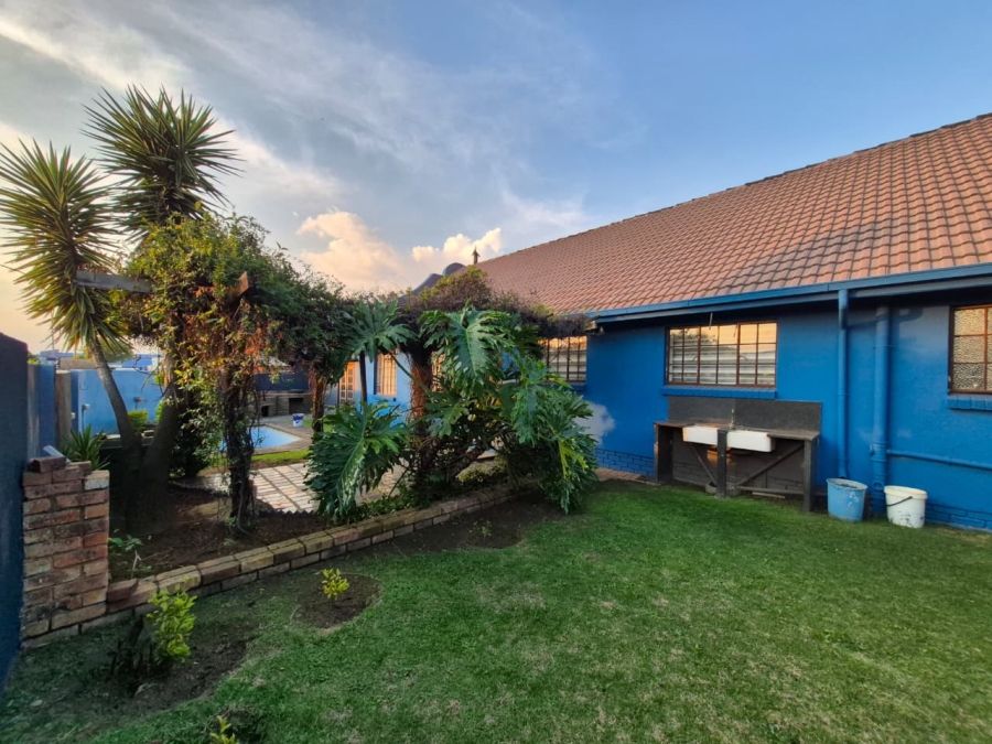 3 Bedroom Property for Sale in Crystal Park Gauteng