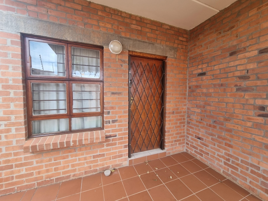 To Let 1 Bedroom Property for Rent in Amorosa Gauteng