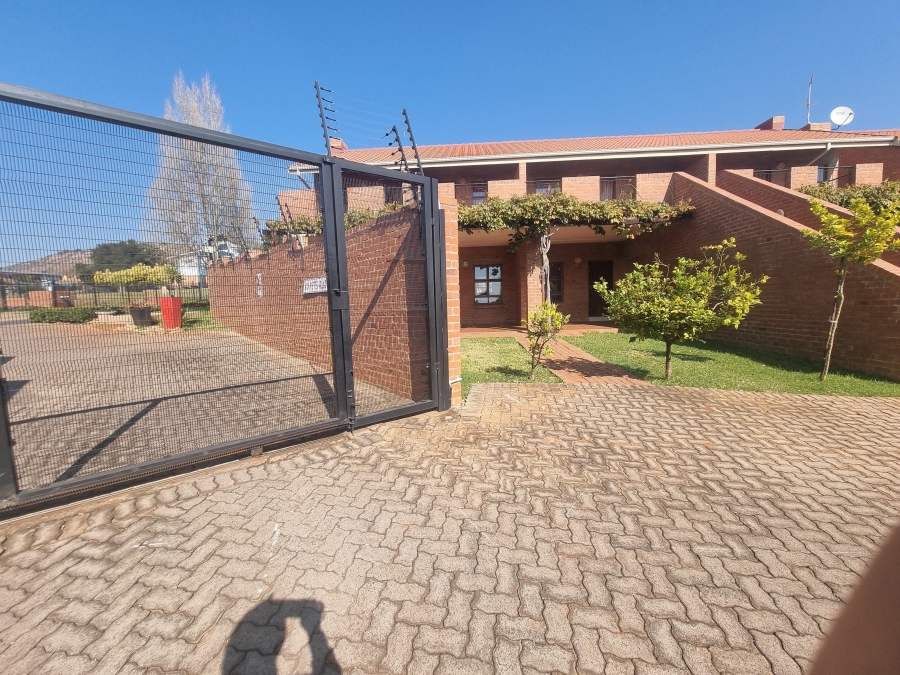 To Let 1 Bedroom Property for Rent in Amorosa Gauteng