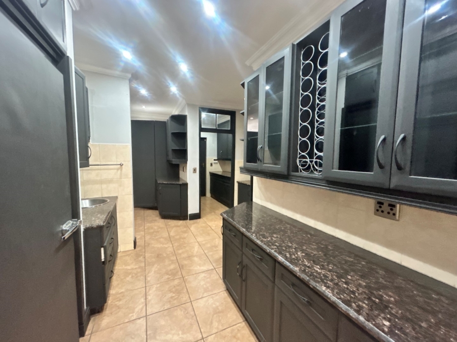 To Let 4 Bedroom Property for Rent in Houghton Estate Gauteng