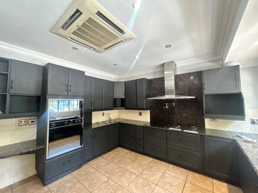 To Let 4 Bedroom Property for Rent in Houghton Estate Gauteng