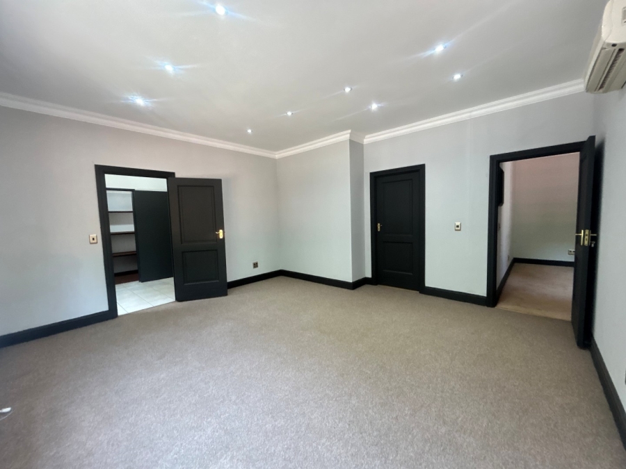 To Let 4 Bedroom Property for Rent in Houghton Estate Gauteng