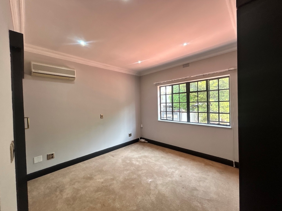 To Let 4 Bedroom Property for Rent in Houghton Estate Gauteng