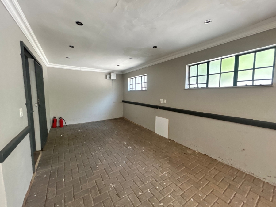 To Let 4 Bedroom Property for Rent in Houghton Estate Gauteng