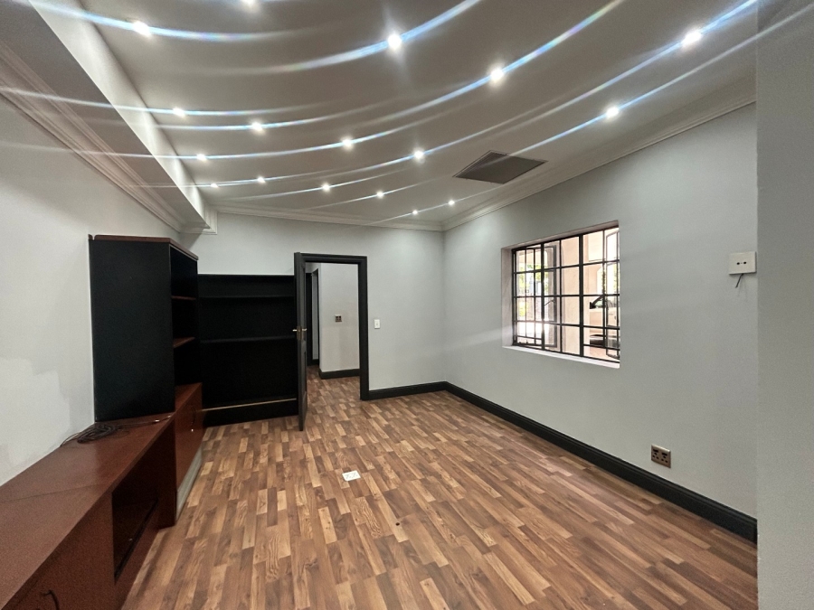To Let 4 Bedroom Property for Rent in Houghton Estate Gauteng