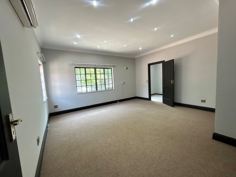 To Let 4 Bedroom Property for Rent in Houghton Estate Gauteng