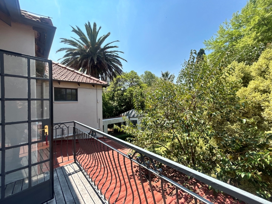 To Let 4 Bedroom Property for Rent in Houghton Estate Gauteng