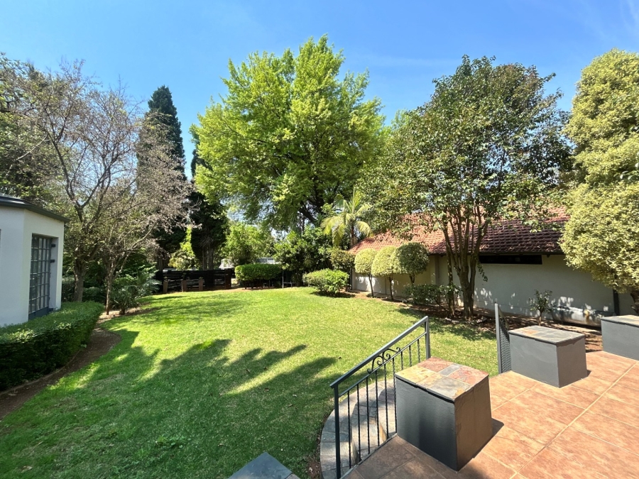 To Let 4 Bedroom Property for Rent in Houghton Estate Gauteng