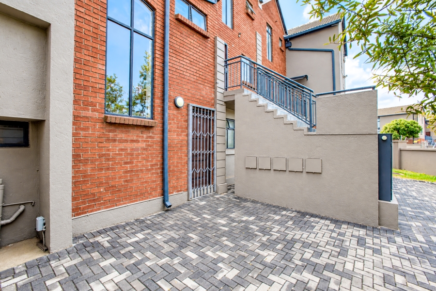 1 Bedroom Property for Sale in Darrenwood Gauteng