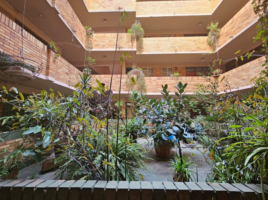 2 Bedroom Property for Sale in Yeoville Gauteng