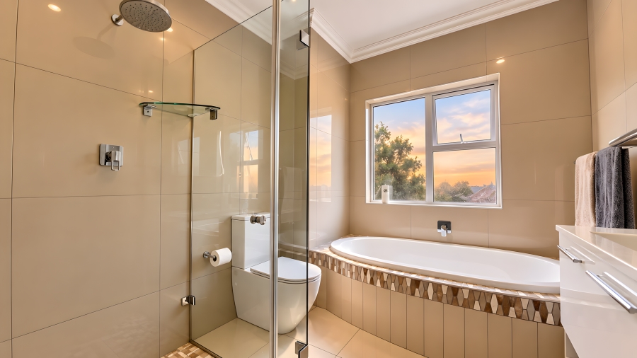 3 Bedroom Property for Sale in Broadacres Gauteng