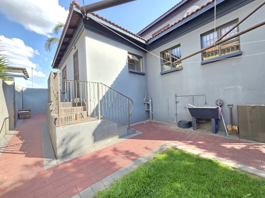 4 Bedroom Property for Sale in Pinehaven Gauteng