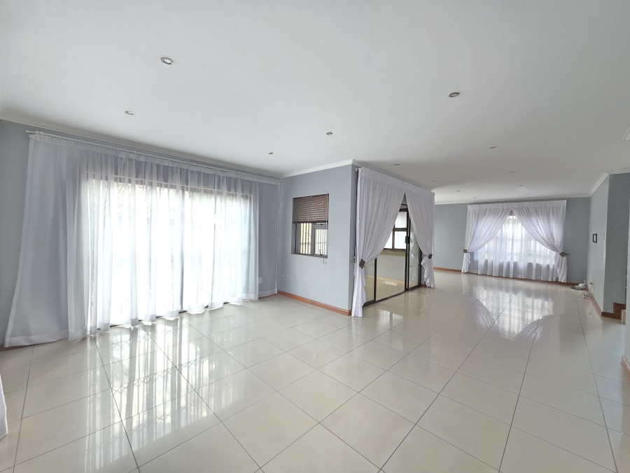 4 Bedroom Property for Sale in Pinehaven Gauteng