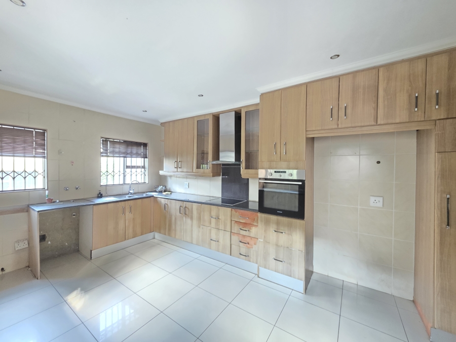 4 Bedroom Property for Sale in Pinehaven Gauteng