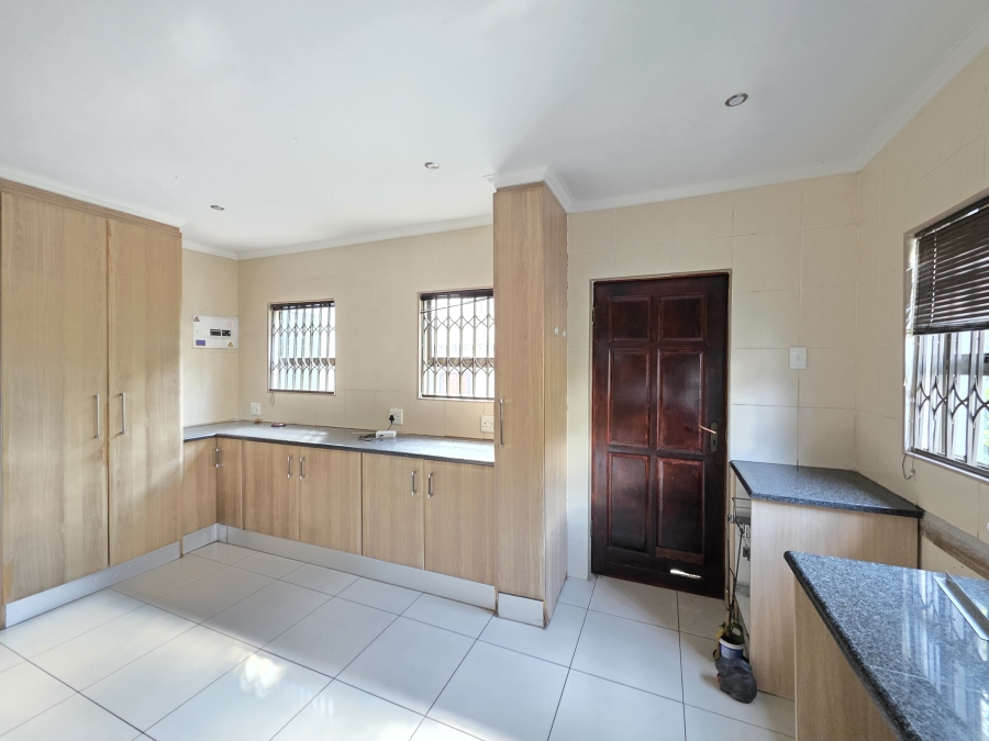 4 Bedroom Property for Sale in Pinehaven Gauteng