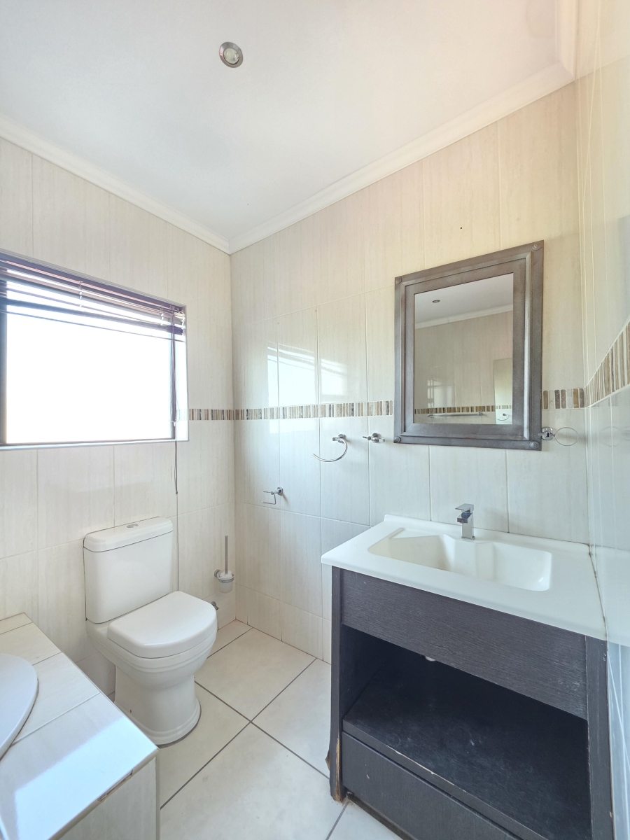 4 Bedroom Property for Sale in Pinehaven Gauteng