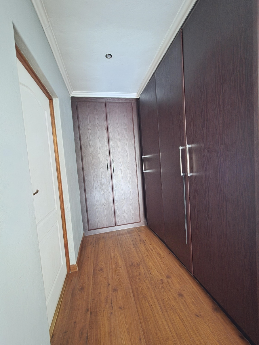 4 Bedroom Property for Sale in Pinehaven Gauteng
