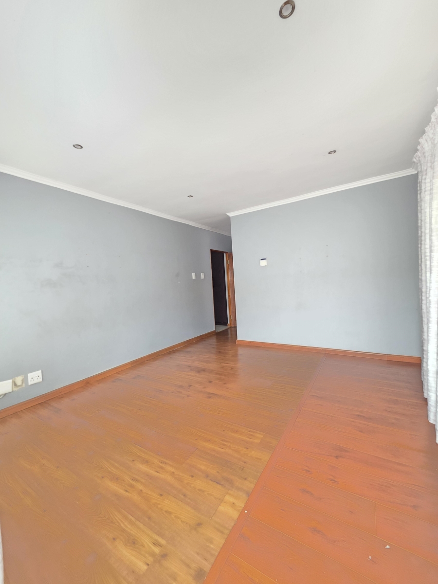 4 Bedroom Property for Sale in Pinehaven Gauteng