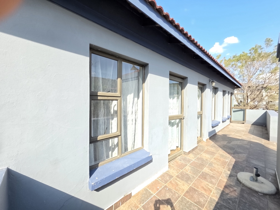 4 Bedroom Property for Sale in Pinehaven Gauteng