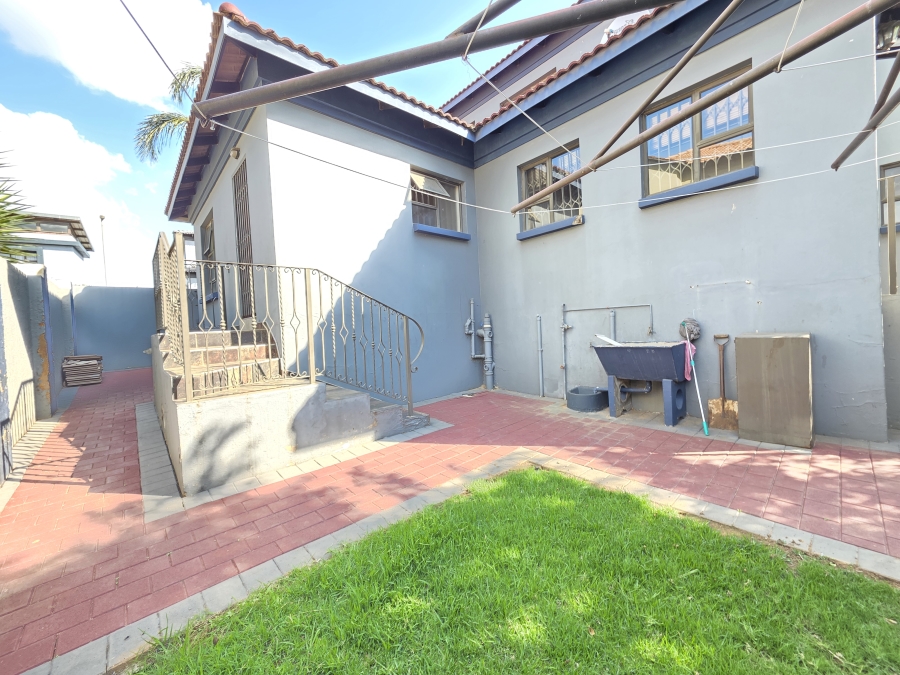 4 Bedroom Property for Sale in Pinehaven Gauteng