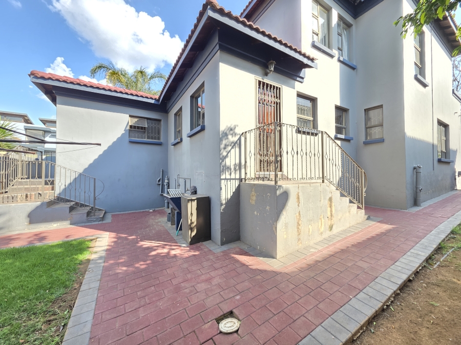4 Bedroom Property for Sale in Pinehaven Gauteng