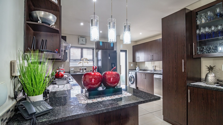 2 Bedroom Property for Sale in Noordwyk Gauteng