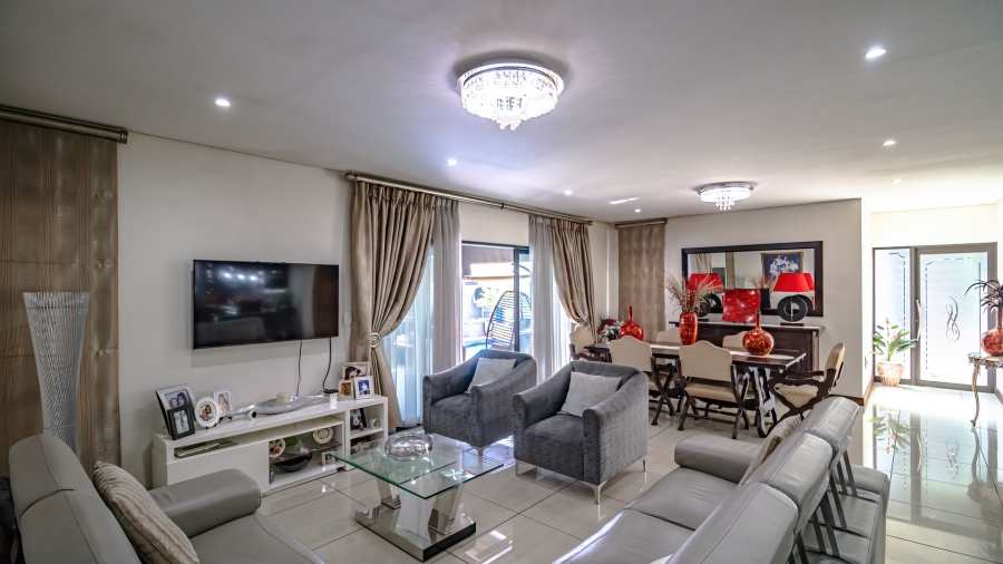 2 Bedroom Property for Sale in Noordwyk Gauteng