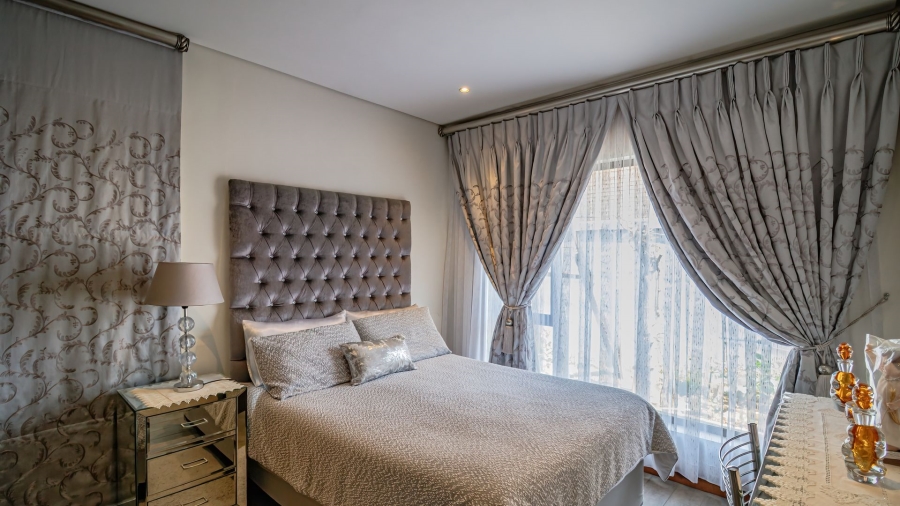 2 Bedroom Property for Sale in Noordwyk Gauteng