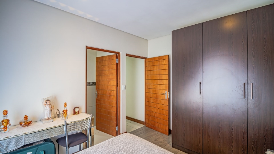 2 Bedroom Property for Sale in Noordwyk Gauteng