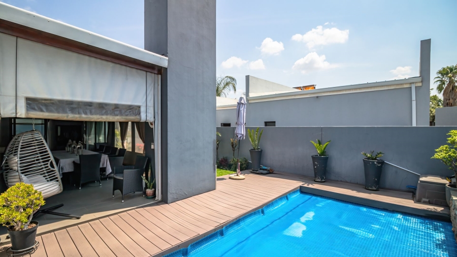 2 Bedroom Property for Sale in Noordwyk Gauteng