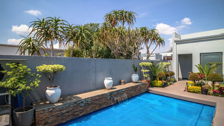 2 Bedroom Property for Sale in Noordwyk Gauteng
