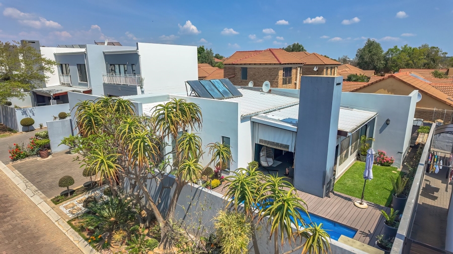 2 Bedroom Property for Sale in Noordwyk Gauteng