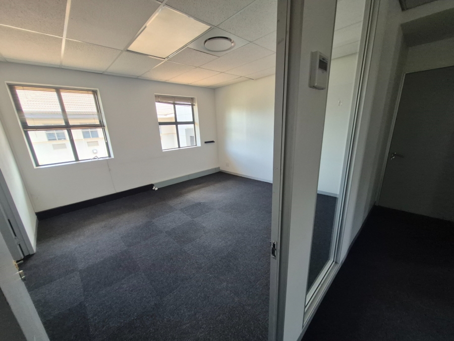 To Let Commercial Property for Rent in Hyde Park Gauteng