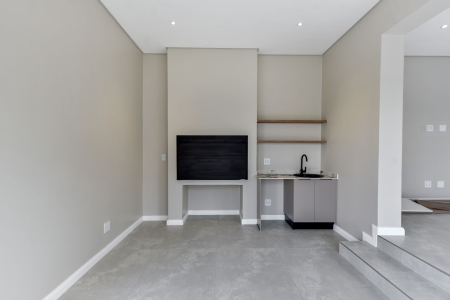 4 Bedroom Property for Sale in Fountainbrook Estate Gauteng